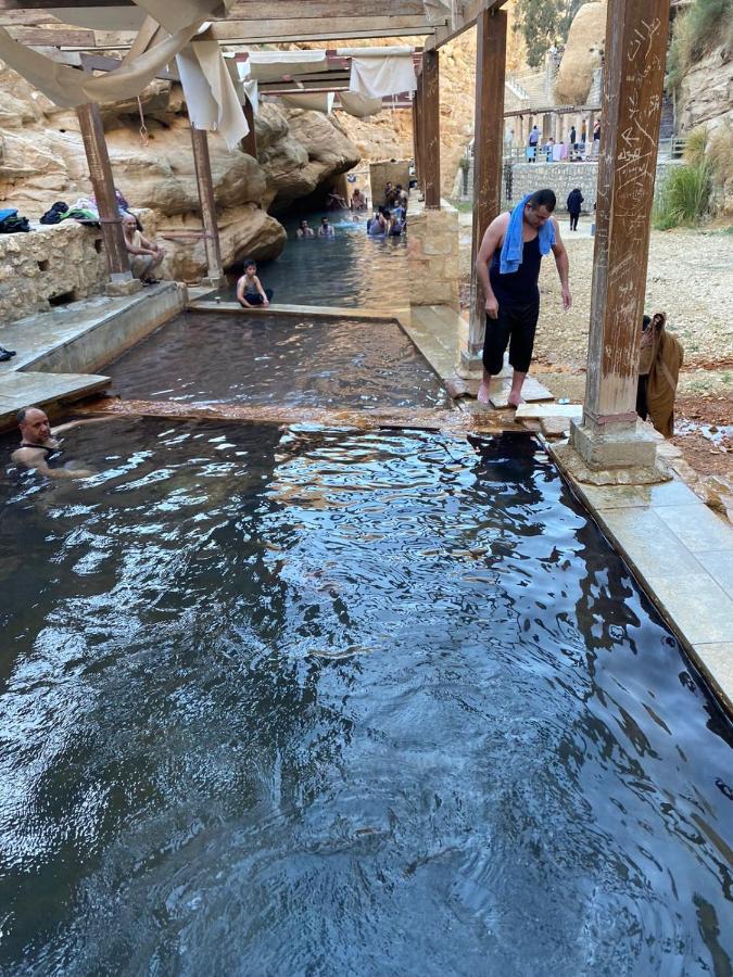 Afra Hot Springs Chalets At-Tafilah Buitenkant foto