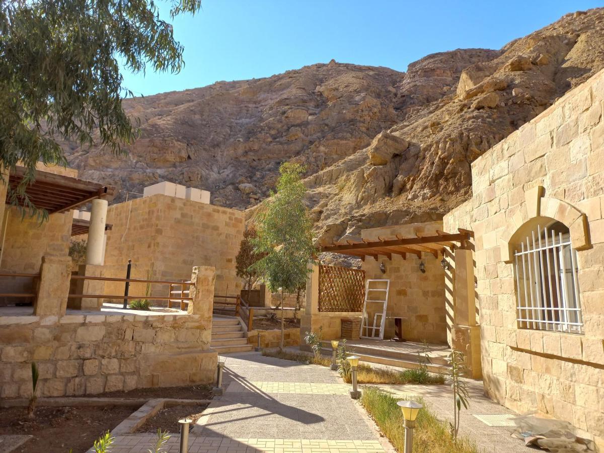 Afra Hot Springs Chalets At-Tafilah Buitenkant foto
