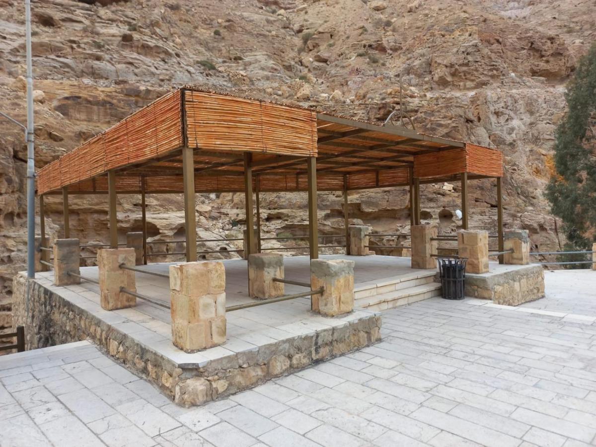 Afra Hot Springs Chalets At-Tafilah Buitenkant foto