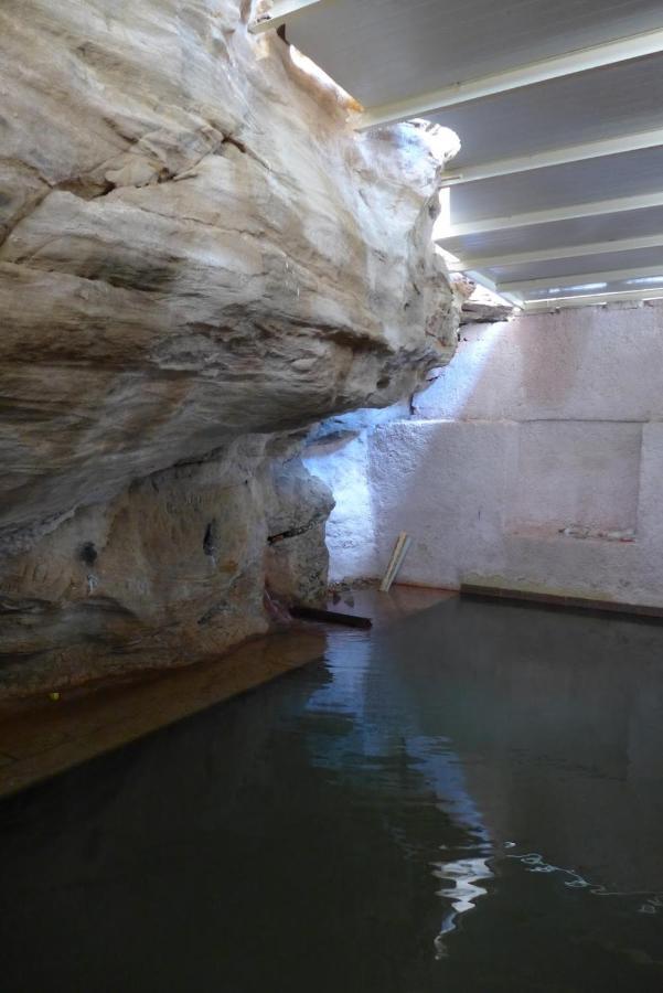 Afra Hot Springs Chalets At-Tafilah Buitenkant foto