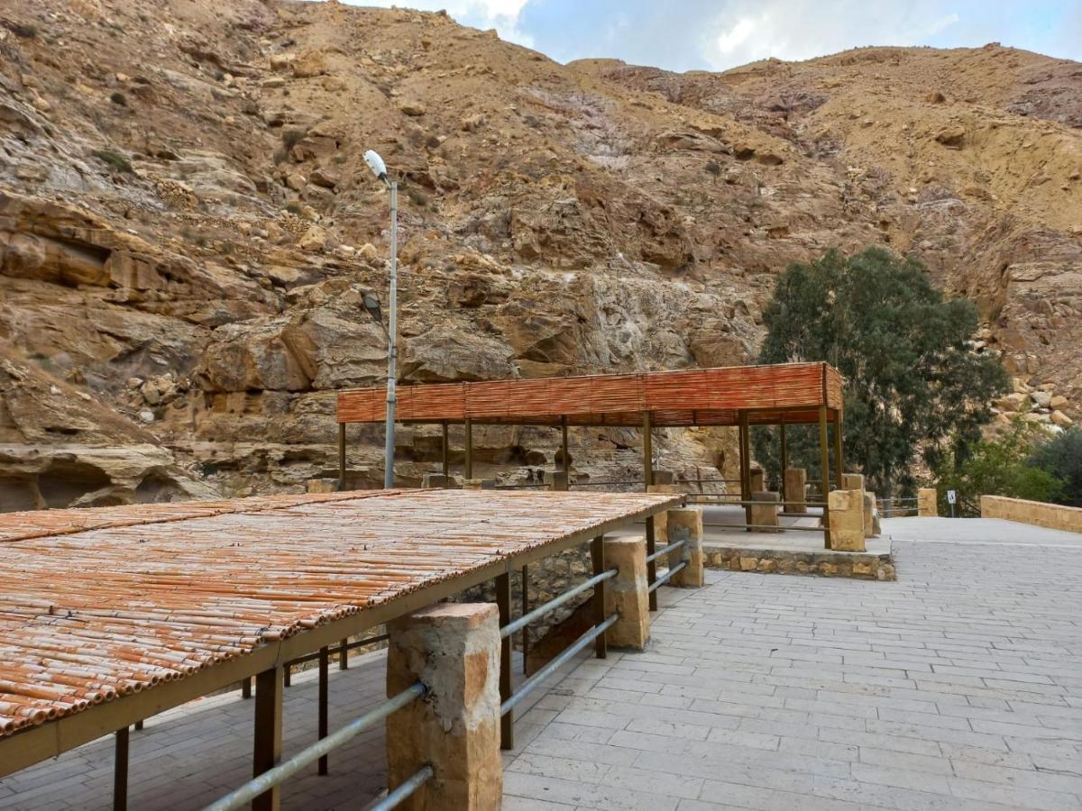 Afra Hot Springs Chalets At-Tafilah Buitenkant foto