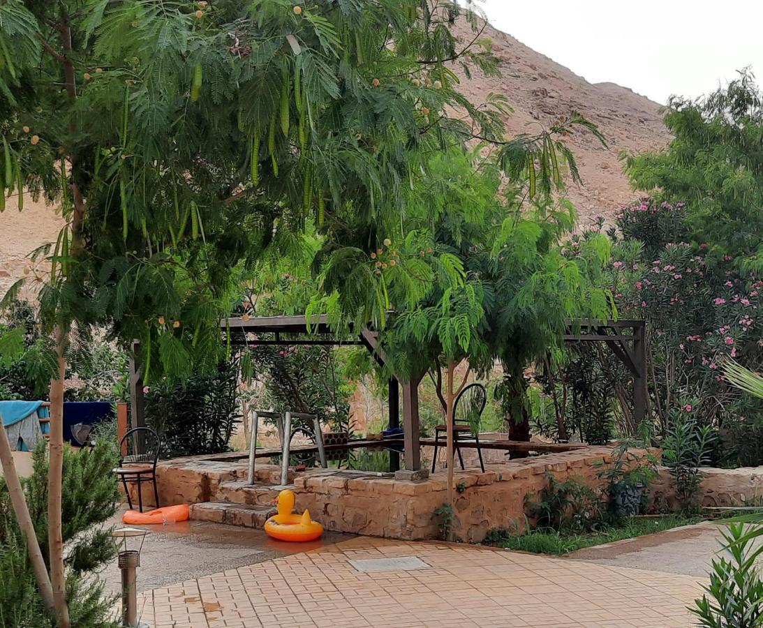 Afra Hot Springs Chalets At-Tafilah Buitenkant foto