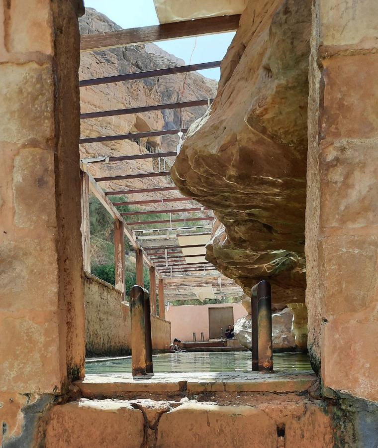 Afra Hot Springs Chalets At-Tafilah Buitenkant foto